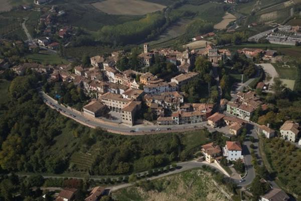 Dimora San Sebastiano Acomodação com café da manhã Neive Exterior foto