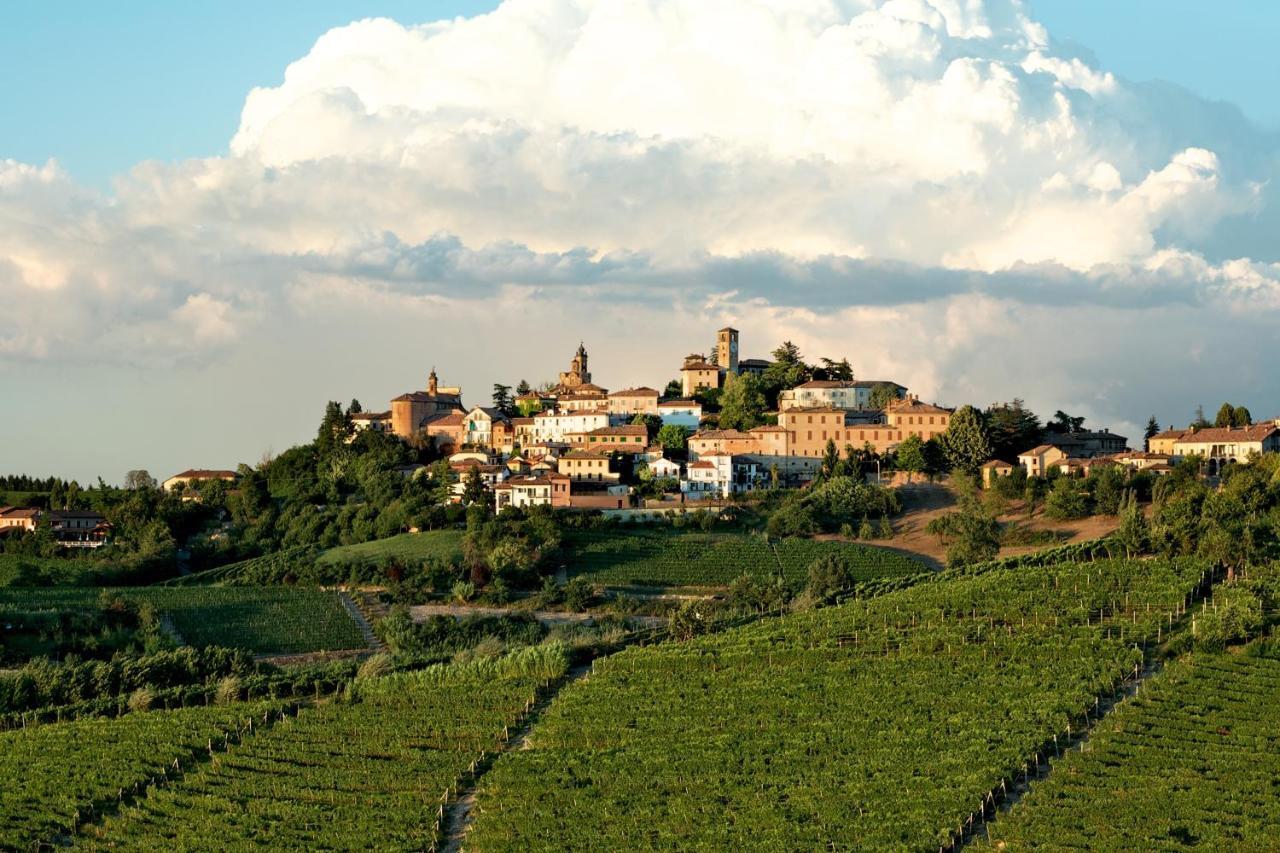 Dimora San Sebastiano Acomodação com café da manhã Neive Quarto foto